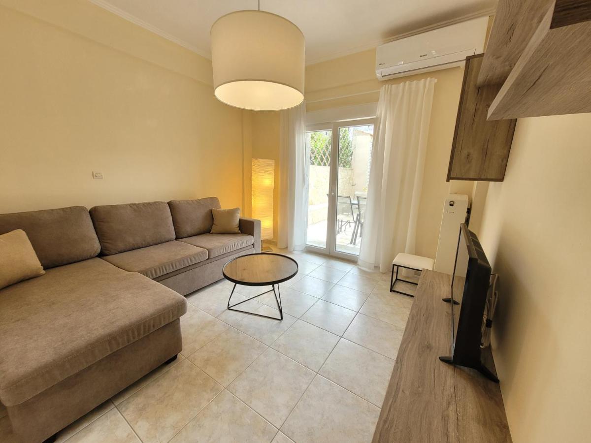 Ferienwohnung Anris & Dianas Dom - In A Quiet Part Of The Center Kallithea  Exterior foto