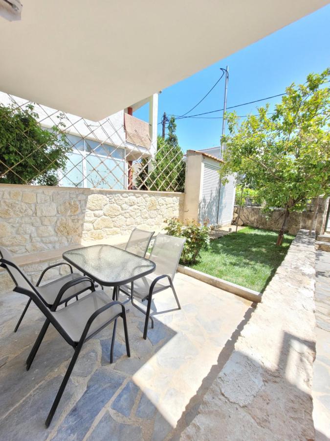 Ferienwohnung Anris & Dianas Dom - In A Quiet Part Of The Center Kallithea  Exterior foto