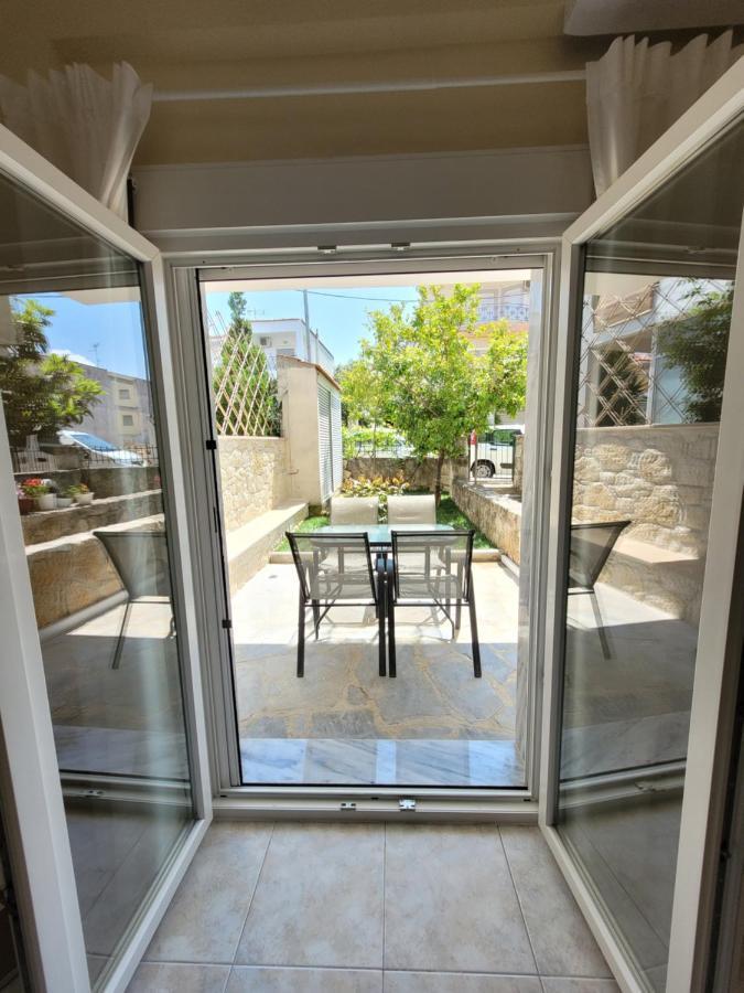 Ferienwohnung Anris & Dianas Dom - In A Quiet Part Of The Center Kallithea  Exterior foto