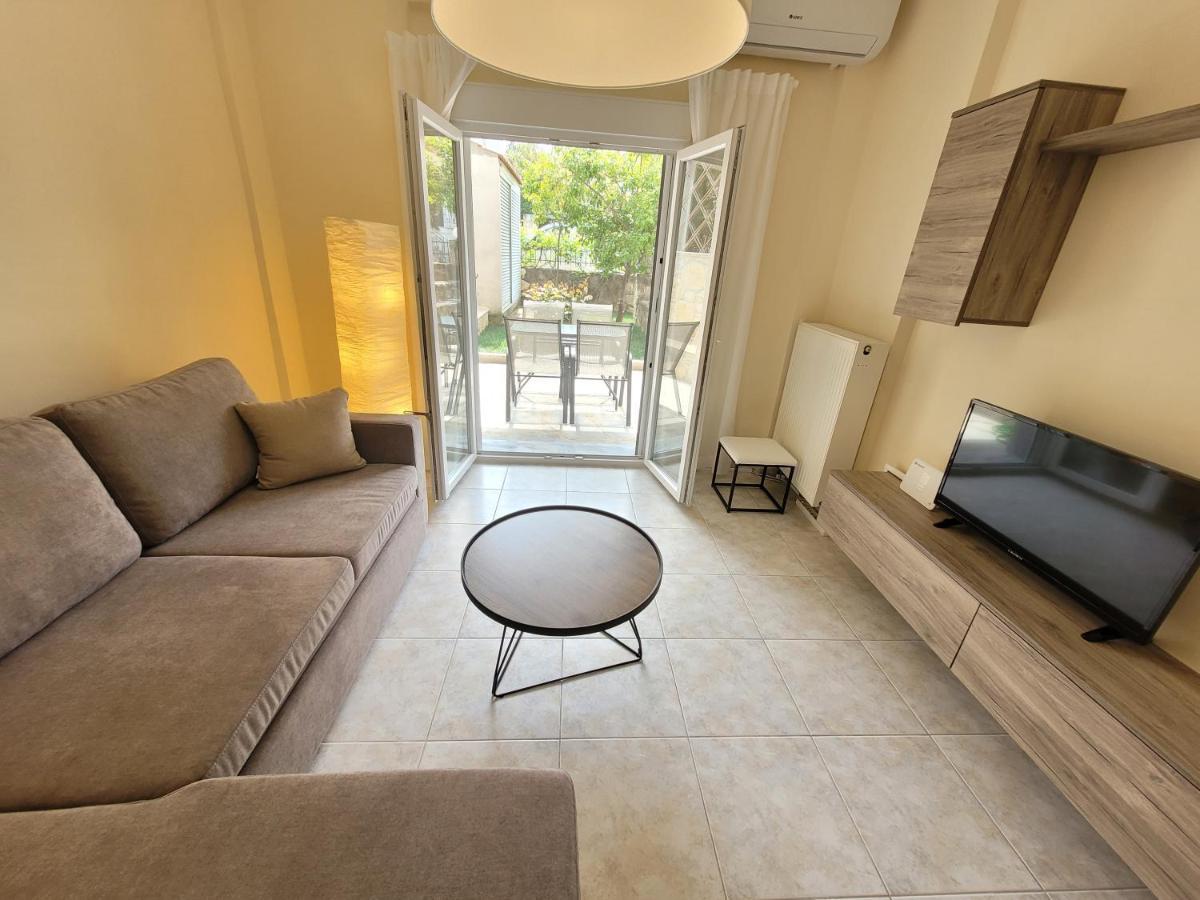Ferienwohnung Anris & Dianas Dom - In A Quiet Part Of The Center Kallithea  Exterior foto